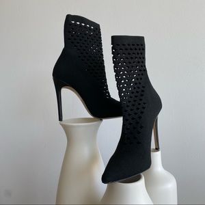Aldo Seassi laser-cut booties Size 7